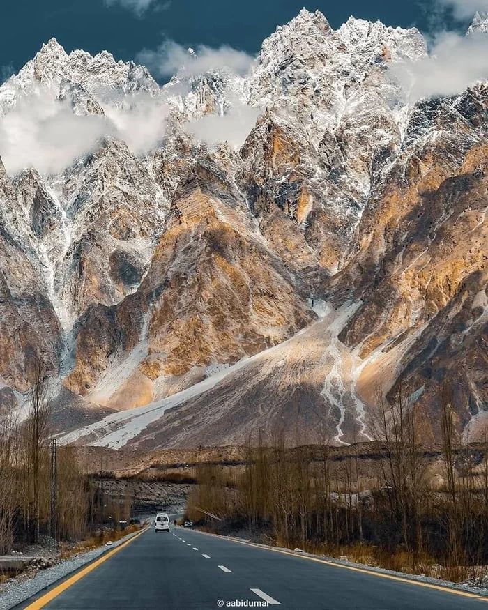 Korakaram Highway_ Pakistan - Awesome